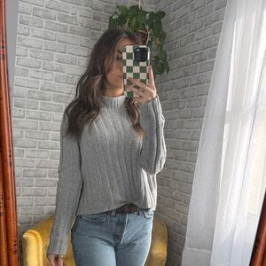 American Eagle Outfitters // Light Grey Ribbed Crewneck Sweater